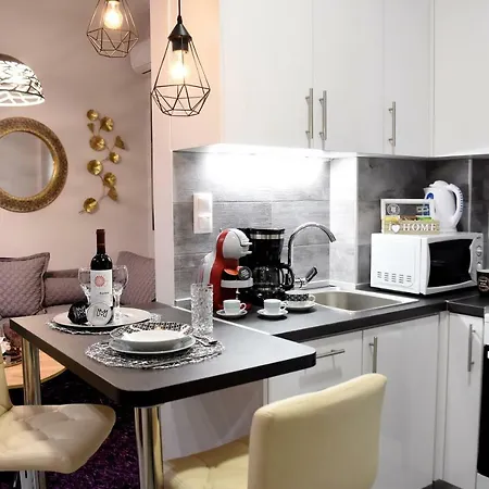 Kosmima Deluxe Apt. Apartment *